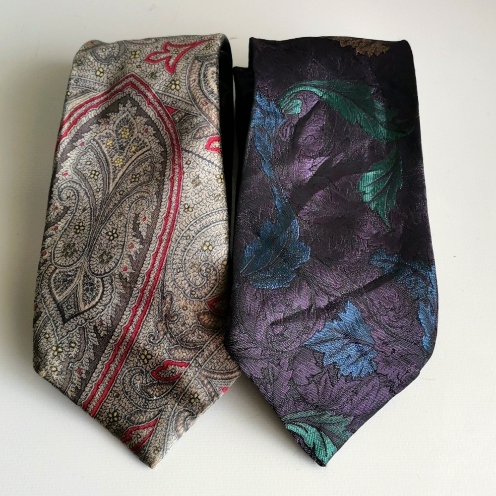 OSCAR DE LA RENTA VINTAGE 2 TIES